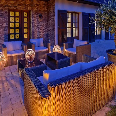 Le Clos Magedon Bed and Breakfast Medan
