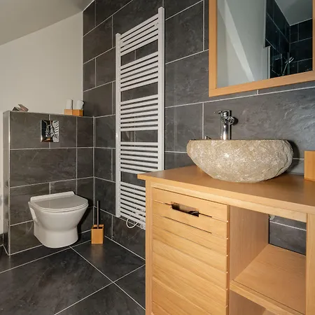 Le Clos Magedon לינה וארוחת בוקר Medan