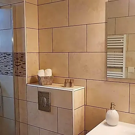 Le Clos Magedon לינה וארוחת בוקר