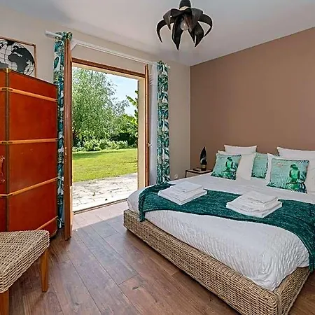 לינה וארוחת בוקר Le Clos Magedon